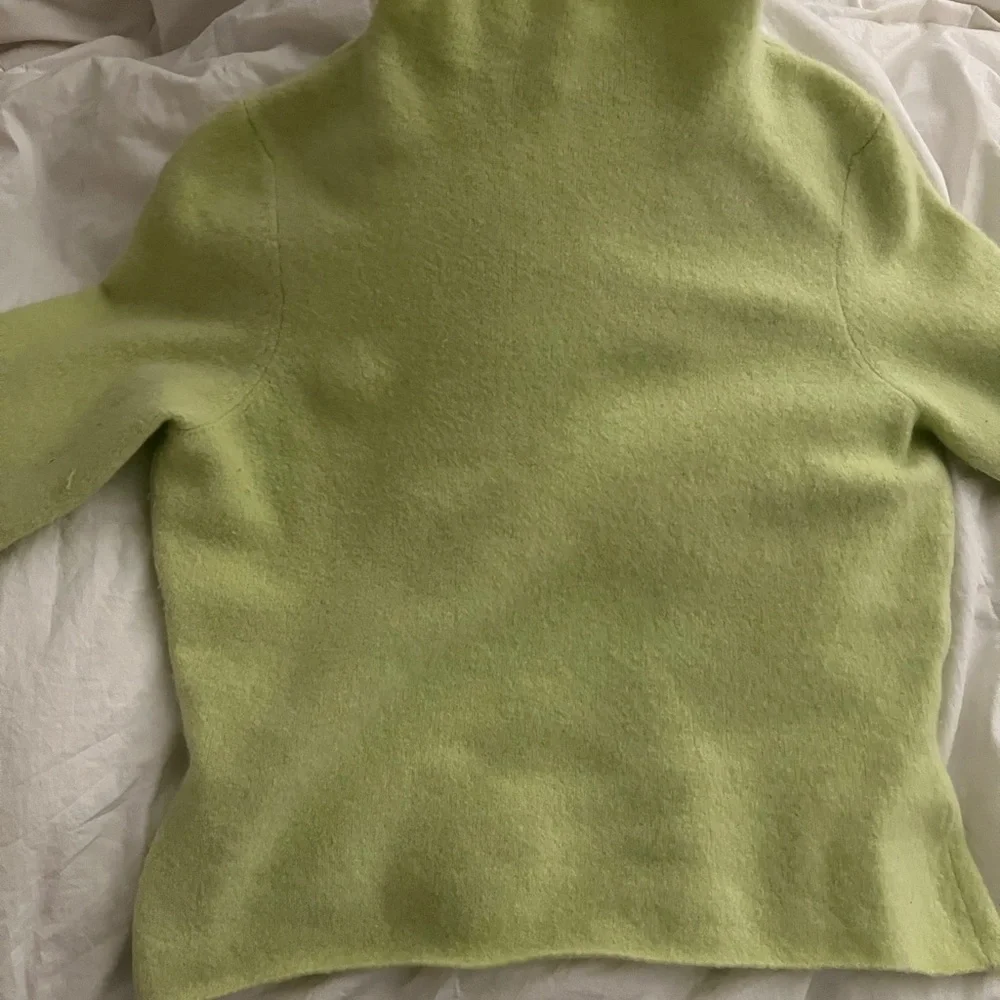 Margaret O'Leary Light Green Turtleneck Sweater